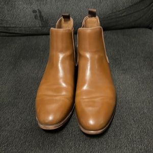 Hello shoppers!! I’m selling my dress shoes that I only wore once.